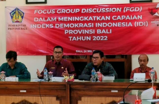 Diskusi kelompok tentang Indeks Demokrasi Indonesia yang diselenggarakan Kebangpol Propinsi Bali. Adi Lazuardi/Antara - Image