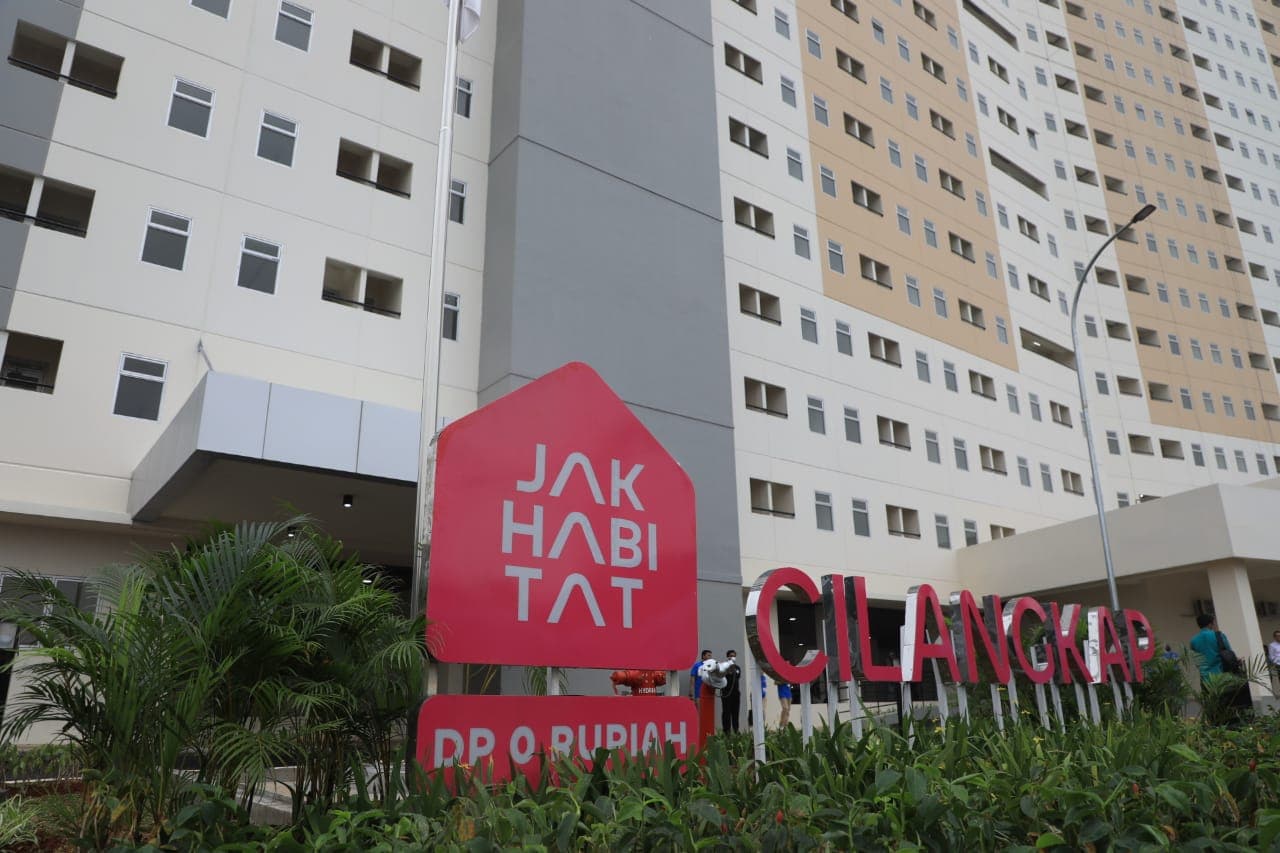 Caption: Sebanyak 1.348 hunian DP Rp 0 diresmikan hari ini oleh Gubernur DKI Jakarta Anies Baswedan di Cilangkap, Jakarta Selatan. Sebelumnya, sudah diresmikan juga hunian DP Rp 0 yang berlokasi di Nuansa Pondok Kelapa. Rumah susun tersebut dilengkapi den - Image