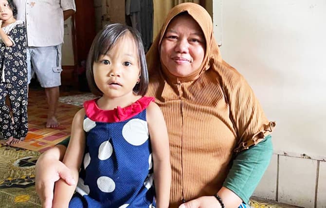 Siti Ramlah (38), salah satu dari ratusan bahkan ribuan ibu tangguh dengan anak yang mengalami thalasemia. - Image
