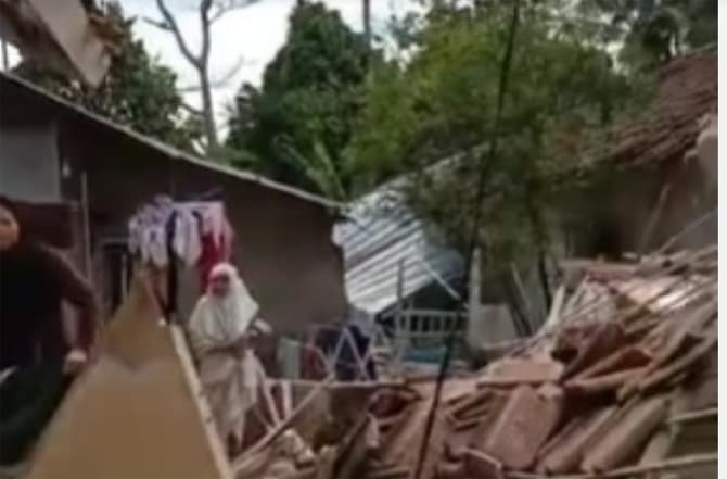 BPBD Garut Minta Pengguna Medsos Tidak Sebarkan Hoax Gempa Garut - Image