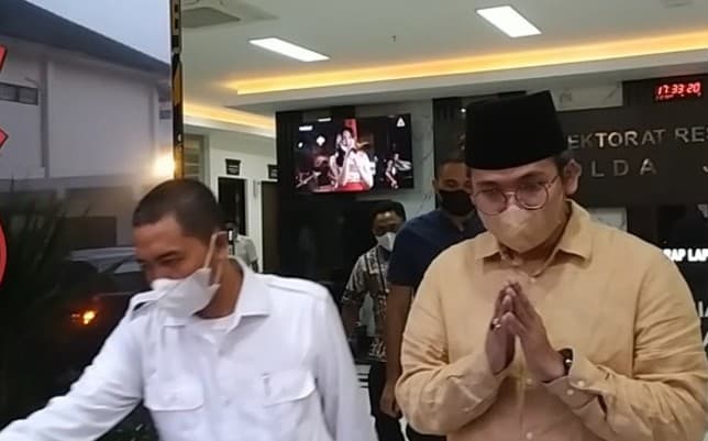 Bupati Bangkalan Abdul Latif Amin Imron alias Ra Latif di Polda Jatim. Istimewa - Image